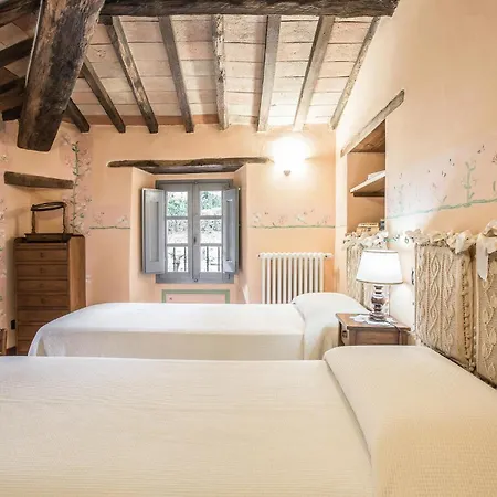 Amazing In Nyaraló Monterchi